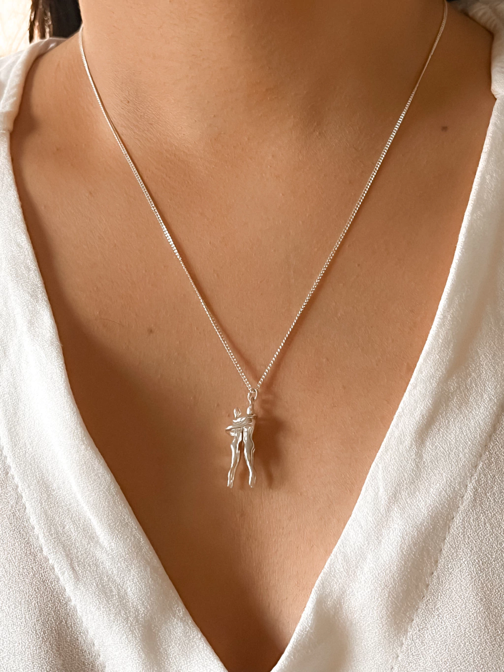 Colar Abraço Eterno - Aço Inox Banhado